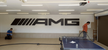 Polystyrenové logo, instalace loga