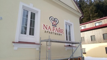 instalace světelné reklamy